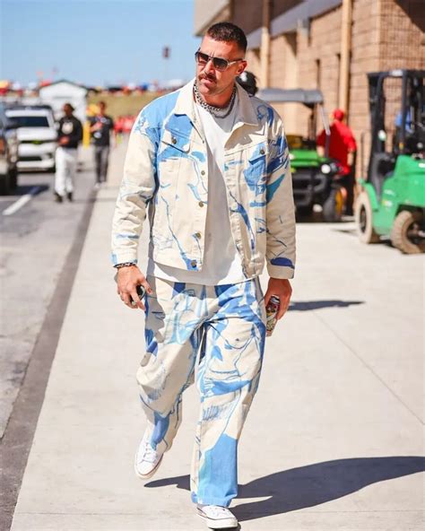 Travis Kelce 1989 Suit | Travis Kelce's Outfit