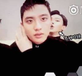 D.O's lips are quite fantastic... And then there is Chen in his natural habitat! Do Kyungsoo ...