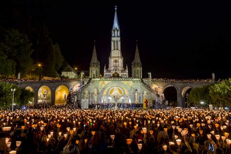 lourdes-procession-1 - xaliscotour