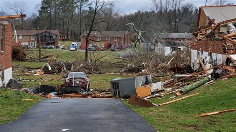 More than 20 people killed after tornadoes rip through Tennessee | wbir.com