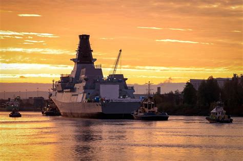 Royal Navy Type 26 Frigate HMS Glasgow (F88) Enters Water For First Time - MilitaryLeak.COM