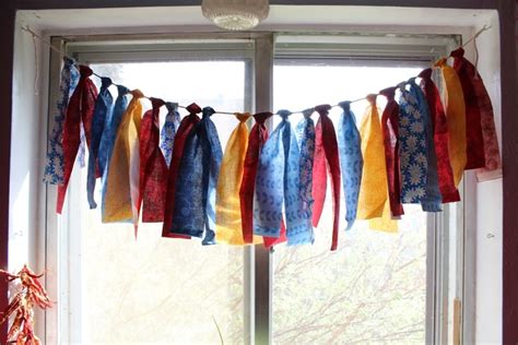 DIY Fabric Garland No-Sew Scrap Buster Project - Ideas for the Home