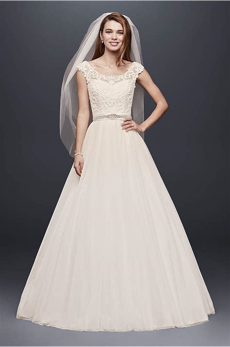 White by Vera Wang Short Sleeve Lace Wedding Dress | David's Bridal