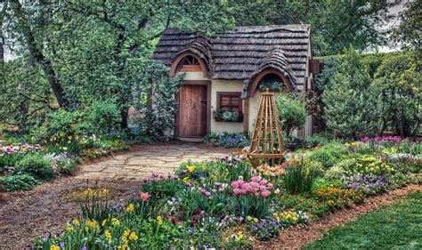 Garden cottage : CozyPlaces