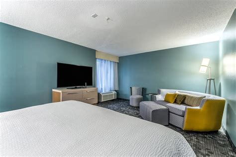 Irving, Texas Hotels with Indoor Pool | Courtyard Dallas DFW Airport South