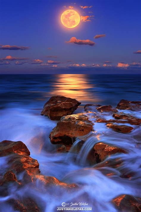 Moonlight - Full moon over Carlin Park Beach in Jupiter, Florida ...