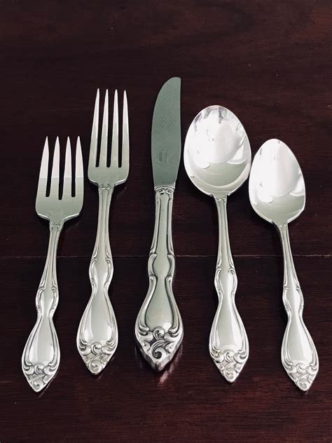 Vintage Silverware Set, Oneida Old South II WM A Rogers vintage flatware, Large 12 place ...