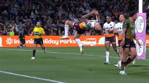 Reece Walsh Backflip Try Celebration : r/nrl