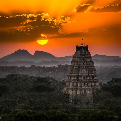 Hampi Sunset, Northern India by Kevin Standage. | Luoghi misteriosi ...