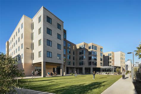 University of La Verne, Citrus Hall & The Spot Dining Hall by Steinberg ...