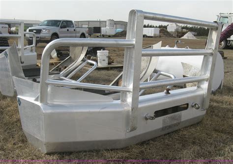 Herd semi truck bumper in Lyons, KS | Item BP9593 sold | Purple Wave