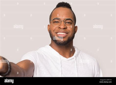 Black man with glasses hi-res stock photography and images - Alamy