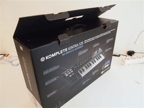 Exclusive Hands-on with Komplete Kontrol S25 Keyboard [Pictures, In ...