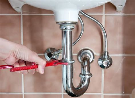 Sink & Drain Plumbing | HomeTips