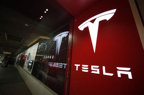 Tesla shares plunge 10% to start 2023 on weak demand worries