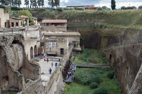 Herculaneum - Photos and the City