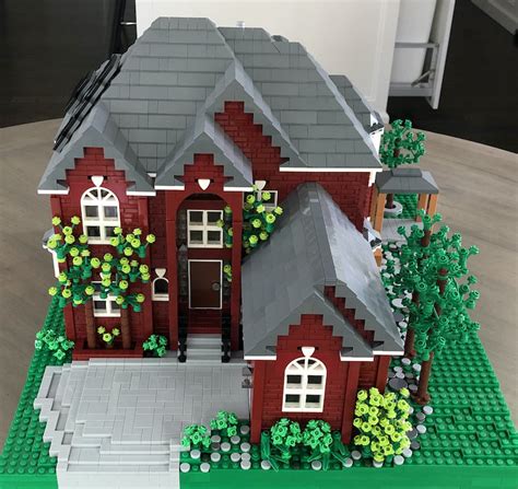 This Woman Creates Custom LEGO Houses of Real Homes