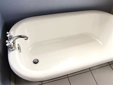 How to Refinish a Bathtub | how-tos | DIY