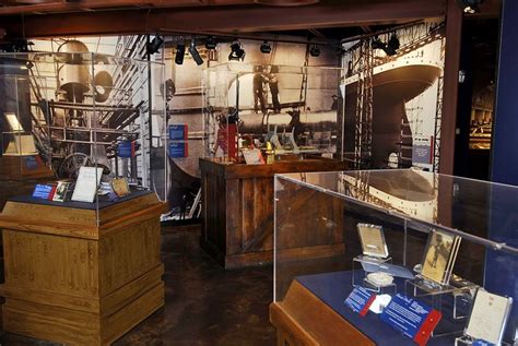 PAVAN MICKEY: The Titanic Museum in Branson