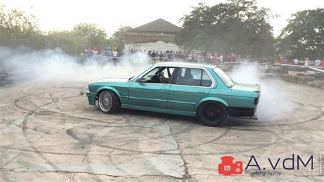 BMW E30 /// SPINNING + BURNOUTS= SMOKING TYRES - Barberton,SouthAfrica ...