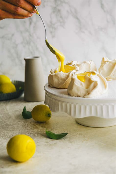 Pavlova with lemon curd. Such a beautiful dessert made with only five ...