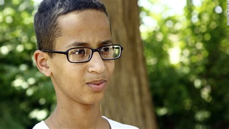 'Clock boy' Ahmed Mohamed seeks $15 million, apologies - CNN