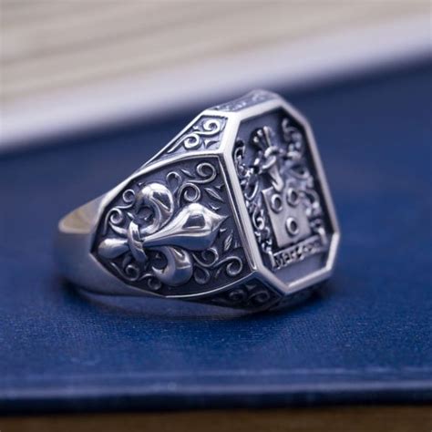 Custom Signet Rings, Family Crest Rings & Coat of Arms Rings | CustomMade.com | Mens rings ...