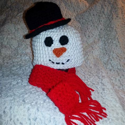 Make Messes, Life Happens: Crochet Newborn Snowman Hat and Scarf