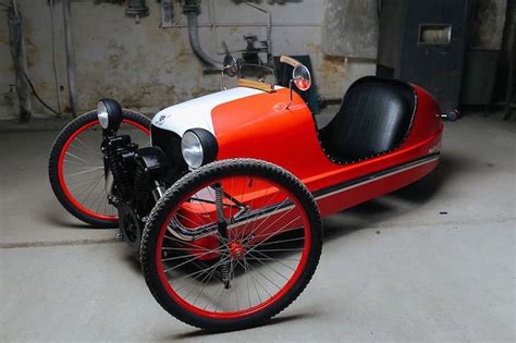 This Three-Wheeled Electric Bicycle is a Morgan Wannabe