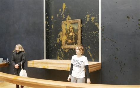 Activists throw soup at Mona Lisa in Louvre - Newsbook