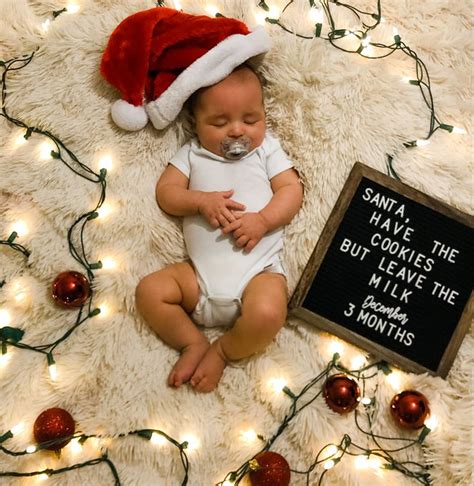 Christmas baby photo | Baby christmas photos, Christmas baby pictures, Baby christmas photography