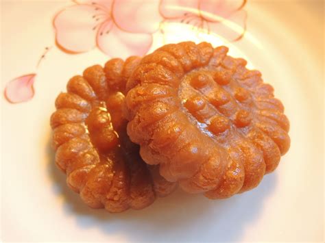 Yakgwa, Korean Traditional Deep Fried Honey Cookies (Photo By Kyo) | 음식, 음식 일러스트, 요리