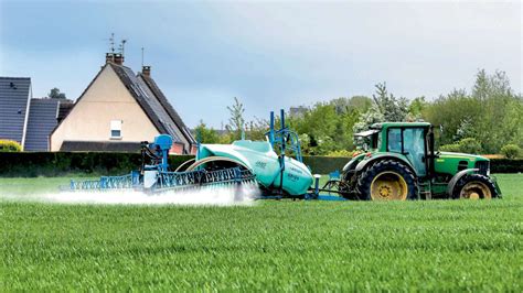 Glyphosate: the European Commission renews the authorization of the herbicide for ten years