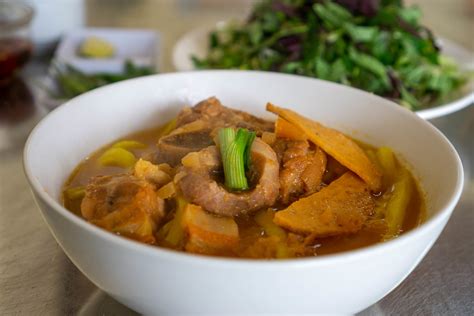 Close Up Food Photo of a Bowl of Vietnamese Bun Thit Nuong with Rice Vermicelli, Grilled Pork ...