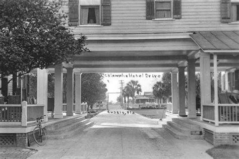 Breezeway of the New Ocklawaha Hotel - Eustis, Florida | Eustis, Eustis florida, Florida