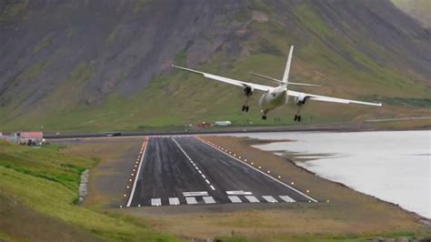 Air Iceland landing in Isafjordur - YouTube