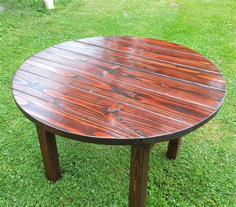 Round Top Pallet Dining Table for Garden | 101 Pallets