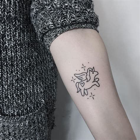 Cute Unicorn Tattoo Outline - Euaquielela