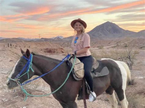 Las Vegas: Sunset Horseback Riding Tour with BBQ Dinner | GetYourGuide