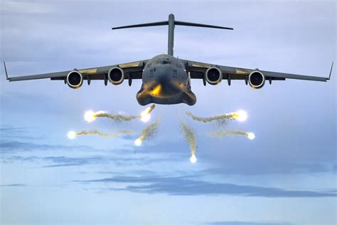 Boeing C-17 Globemaster III 4K, Reflection, Warplane, Transport ...