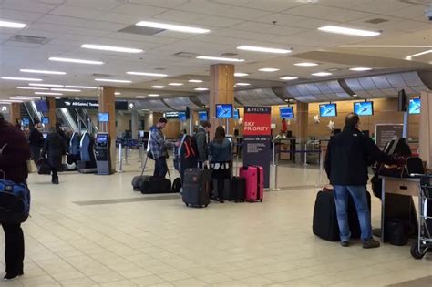 Regina airport hits its yearly peak for travellers | 650 CKOM