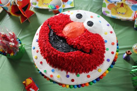 Say It Sweetly: Sesame Street Birthday with Elmo Cake! -- April 1, 2012