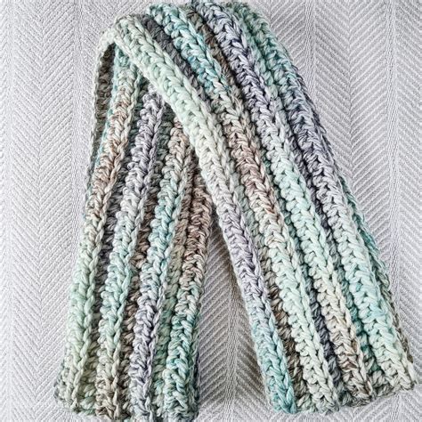 Half Double Crochet Infinity Scarf Pattern - Easy Crochet Patterns