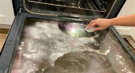 Mind-Blowing Oven Cleaning Hacks You Have To Try - Restyled Homes