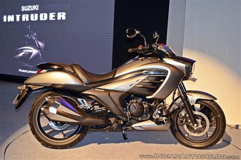 Suzuki Intruder 150 vs. Bajaj Avenger 150 Street - Spec Comparo