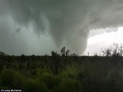 Video of South Australia tornadoes devastating the region leaving it without power | Daily Mail ...