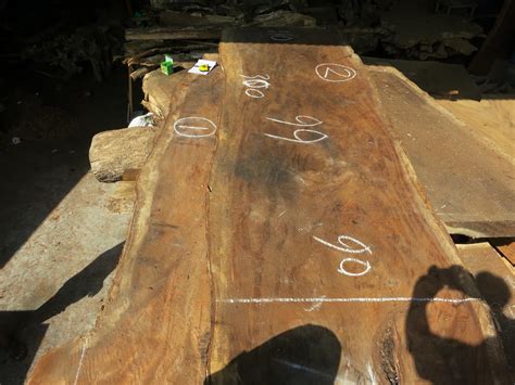 Some acacia slab wood coming to our warehouse – Bali Wood Slab