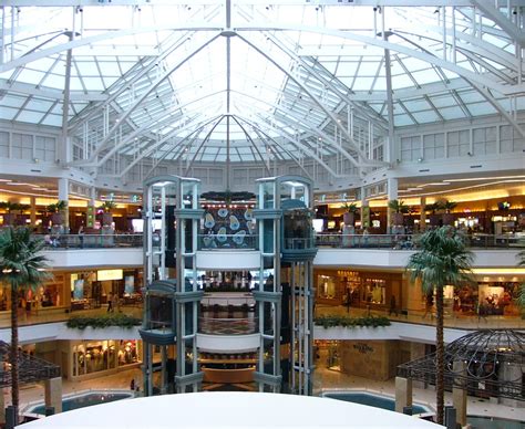 Metro Detroit Shopping: Somerset Mall