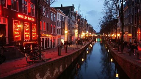 De Wallen I Amsterdam Red Light District: Facts and History