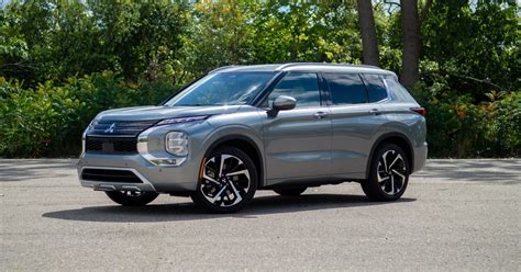 2023 Mitsubishi Outlander PHEV First Drive Review: Staying on Target - CNET